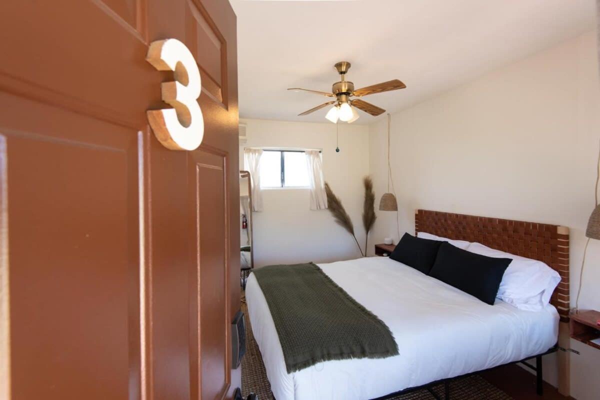 Renovated Lodge - Room 3 With Pool Access Joshua Tree Buitenkant foto