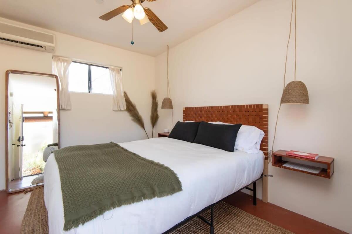 Renovated Lodge - Room 3 With Pool Access Joshua Tree Buitenkant foto